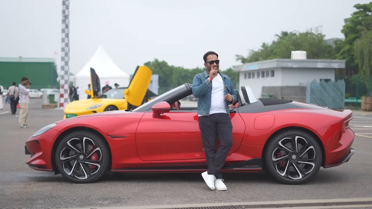 100 km/h in 3.2 seconds! Meet the MG Cyberster